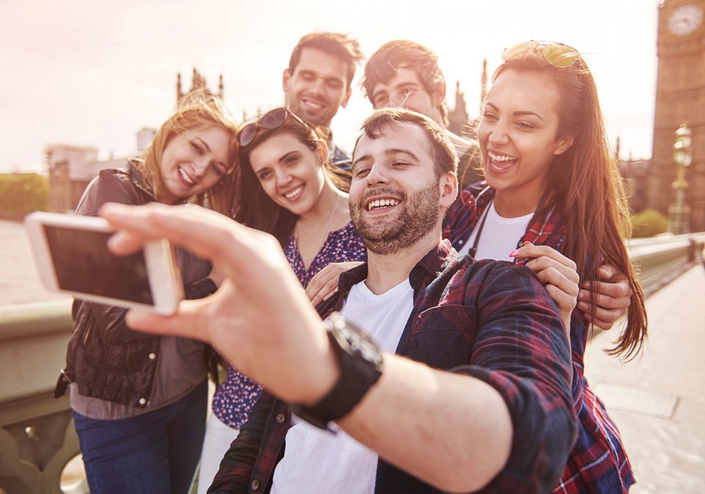 AMIGOS SELFIE LONDON