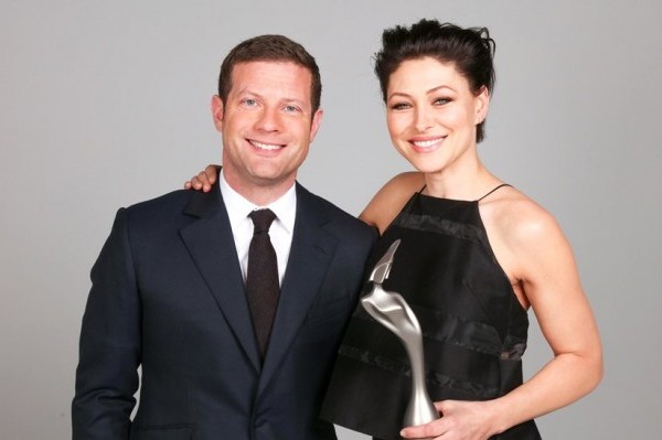 Dermot O'Leary y Emma Willis
