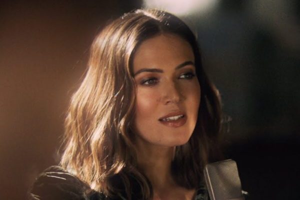 Mandy Moore 9