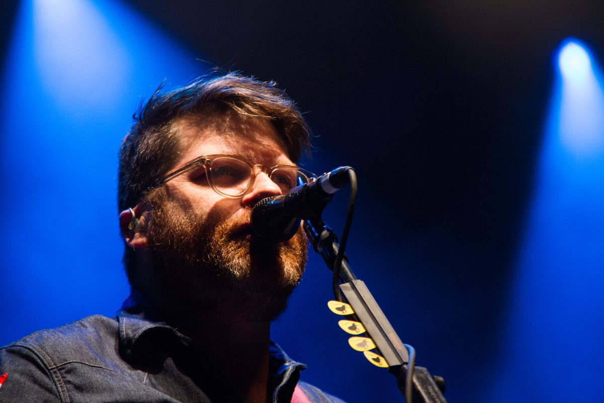 Colin Meloy, cantante de The Decemberists, durante un concierto en julio de 2016